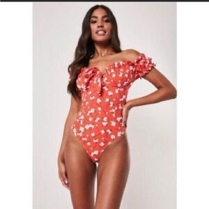 - Misguided Ditsy Floral Tie Front Bodysuit